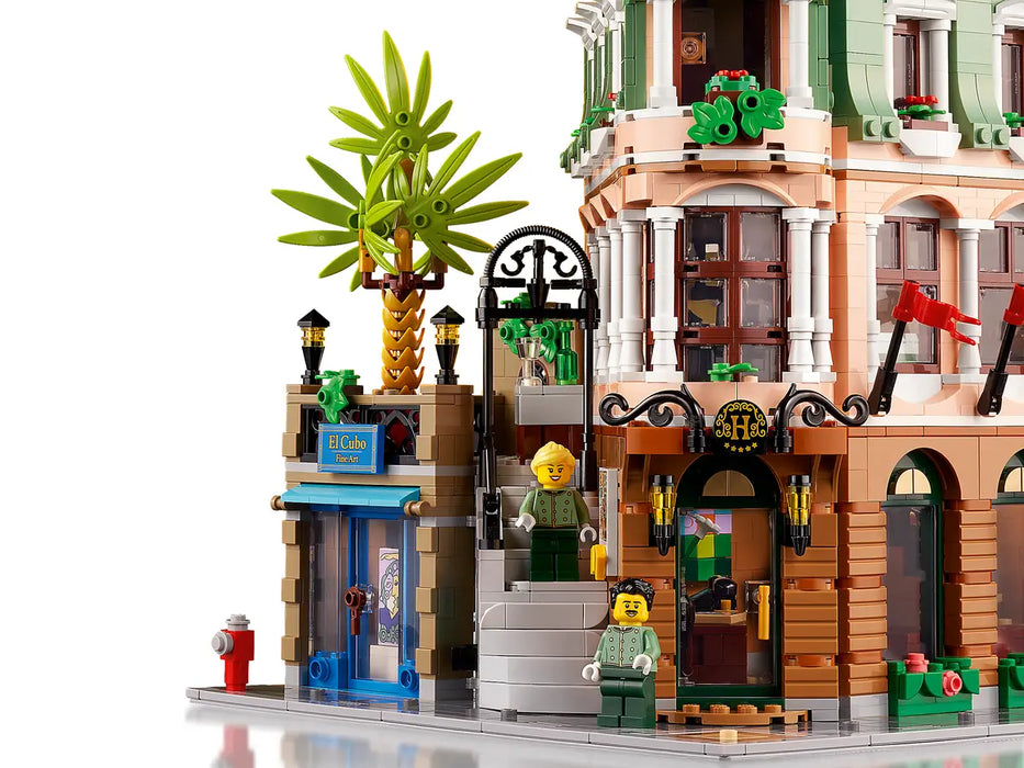 LEGO® Icons Boutique Hotel 10297