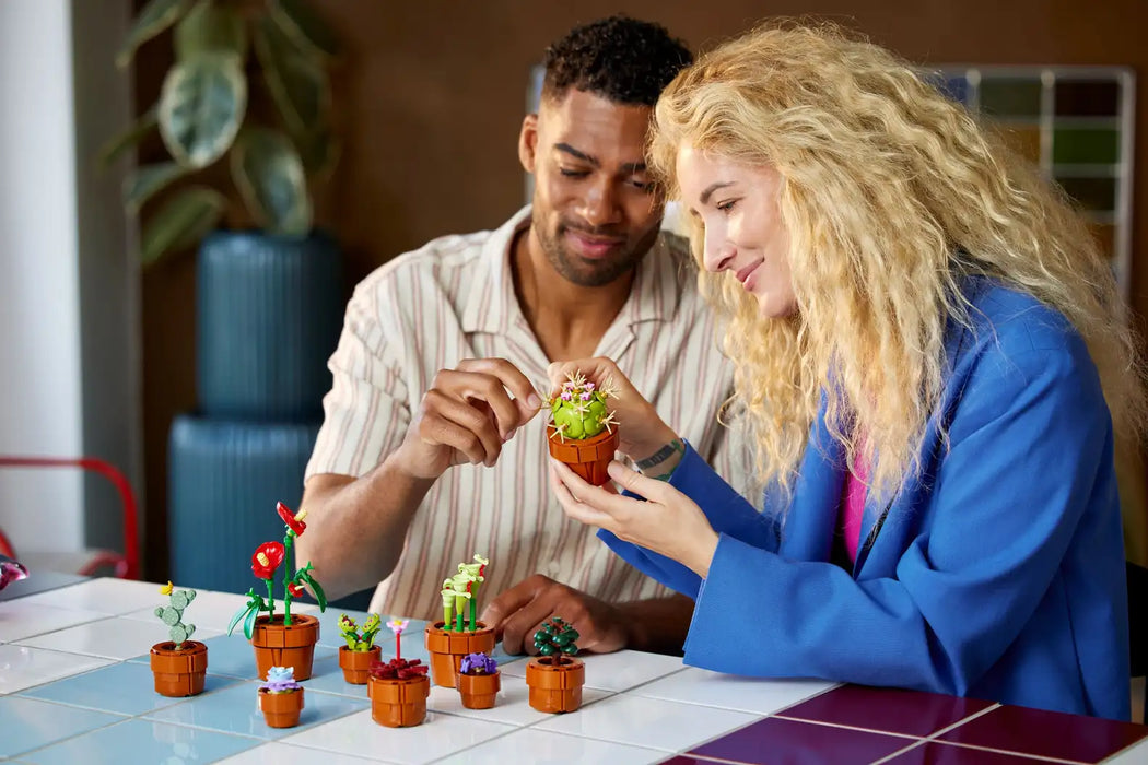 LEGO® Botanicals Tiny Plants 10329
