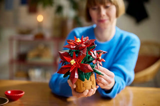 LEGO® Icons Botanicals  Poinsettia 10370