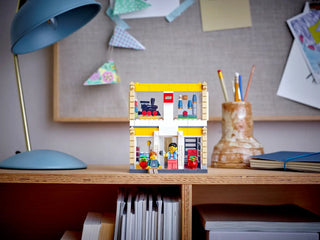 LEGO® Brand Store 40574 (Retired)