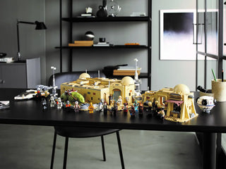 LEGO® Star Wars™ Mos Eisley Cantina™ 75290
