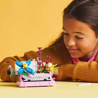 LEGO® Creator 3in1 Typewriter with Flowers 31169 - Moore's Minifigures