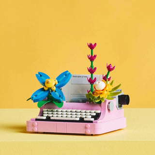 LEGO® Creator 3in1 Typewriter with Flowers 31169 - Moore's Minifigures