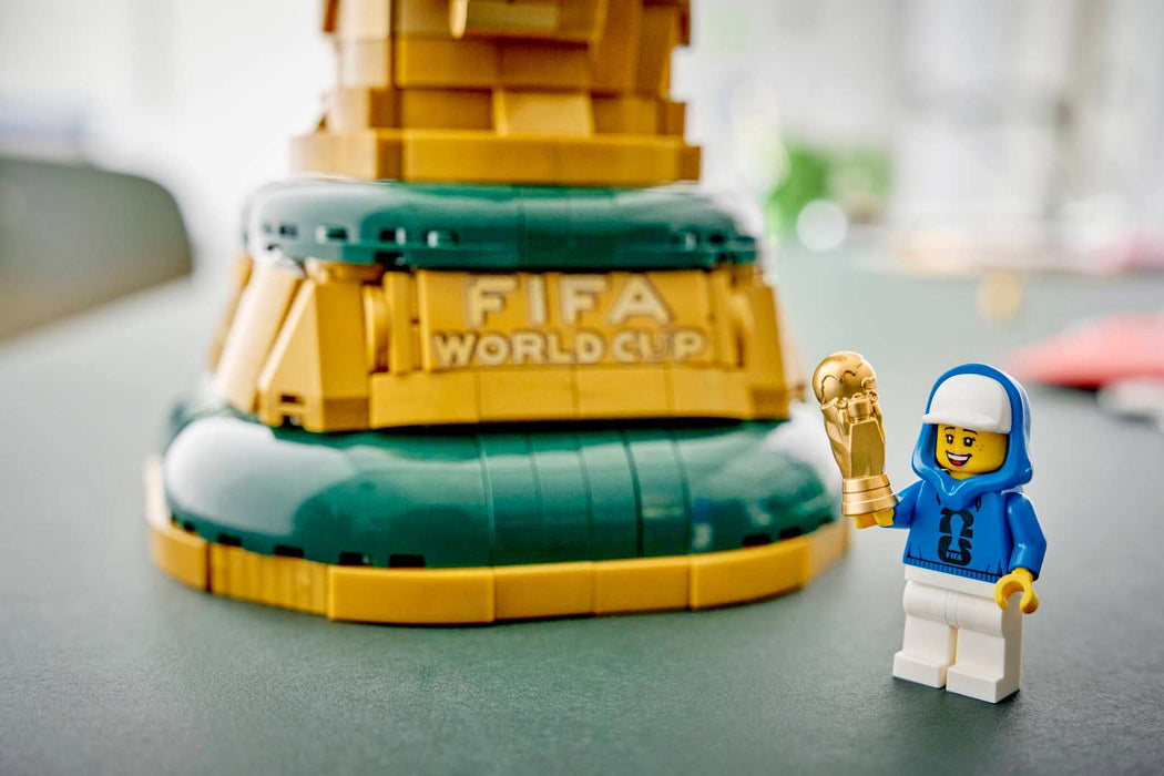 LEGO® Editions FIFA World Cup™ Official Trophy 43020 - Moore's Minifigures