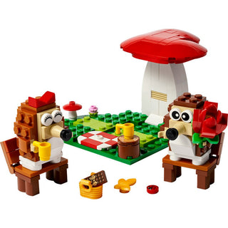 LEGO® Hedgehog Picnic Date 40711 (Retired) - Moore's Minifigures