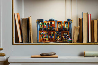 LEGO® Icons Bookstore: Book Nook 11379 - Moore's Minifigures