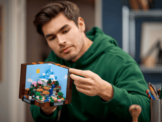 LEGO® Minecraft® The Crafting Table 21265 (Retired) - Moore's Minifigures