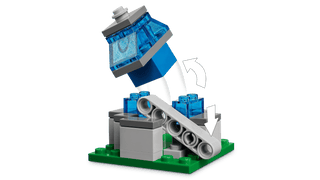 LEGO® Minecraft® The Ghast Balloon Village Attack 21273