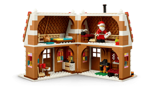 LEGO® Seasonal Holiday Festive Gingerbread House 40809