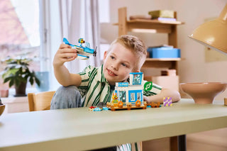 LEGO® Animal Crossing™ Fly with Dodo Airlines 77051