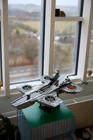 LEGO® ǀ Marvel S.H.I.E.L.D. Helicarrier 76354