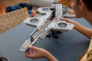 LEGO® ǀ Marvel S.H.I.E.L.D. Helicarrier 76354
