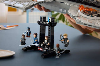 LEGO® ǀ Marvel S.H.I.E.L.D. Helicarrier 76354