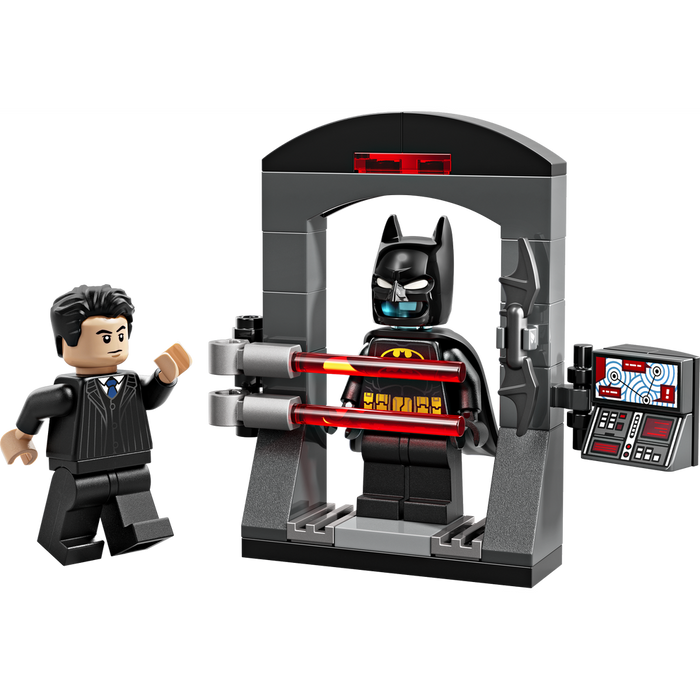 LEGO® DC Batman™: Bruce Wayne™ and the Batsuit™ 30726