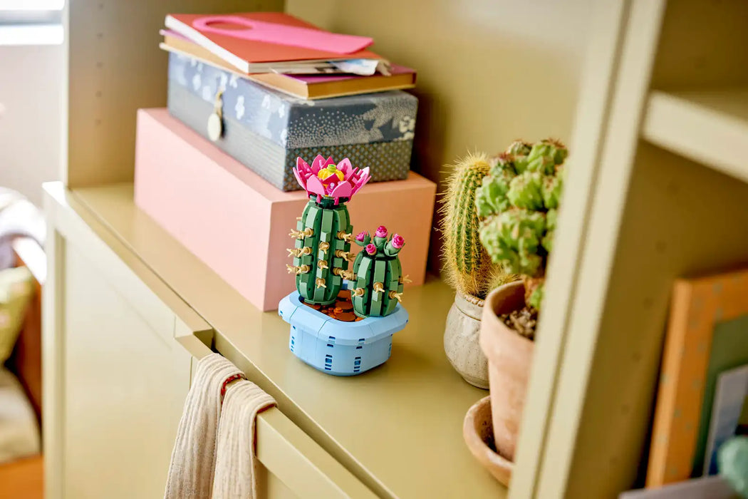 LEGO® Botanicals™ Flowering Cactus 11509