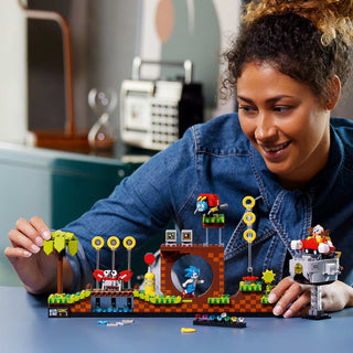 LEGO® Ideas Sonic the Hedgehog™ – Green Hill Zone model 21331